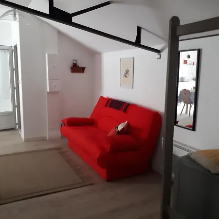 Apartment Amanala Poitou Saint-Genest-d'Ambiere