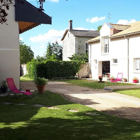 Amanala Poitou Apartment Saint-Genest-d'Ambiere